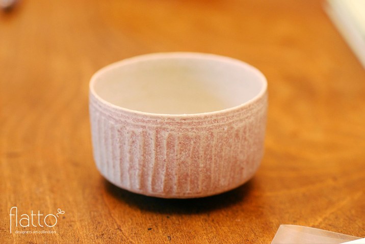 眠っていたアンティーク調の器