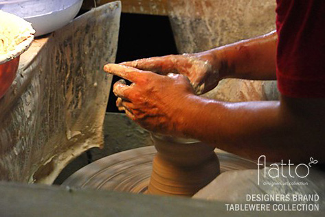 水野幸一さんのろくろ実演　成形