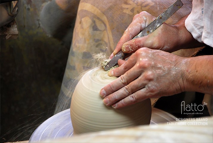 水野幸一さんのろくろ実演　削り