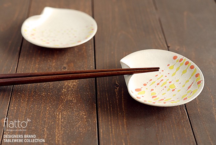 陶芸作家「安田宏定」の白釉四季彩 はしおきプレート3寸（雫・橙黄）