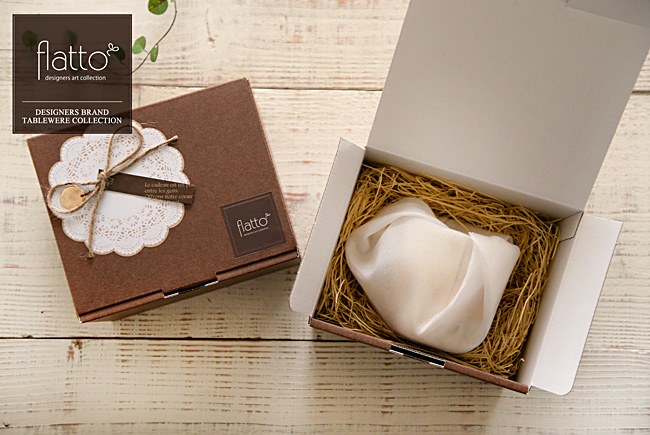 和食器セレクトショップflattoのギフトボックス