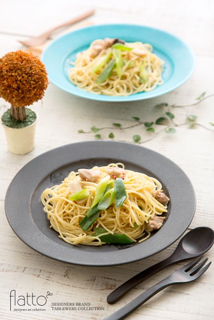 東一仁 ブラック リムプレート8寸皿