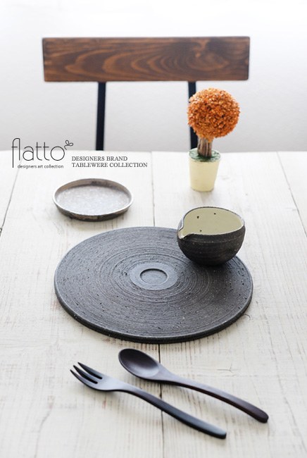 奥田章「十草ドーナツプレート24cm」裏側