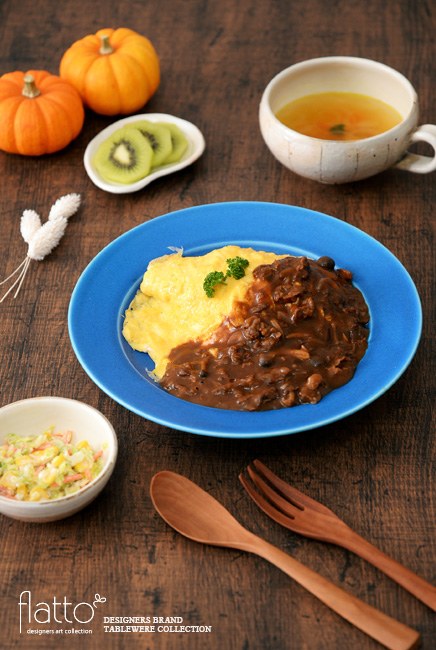 デミグラスソースのオムライス（器：東一仁）