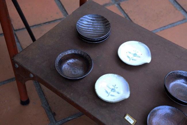 武曽健一さん 絞手草花紋のうつわ