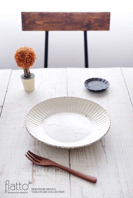 加藤祥孝「粉引 8寸輪花皿」