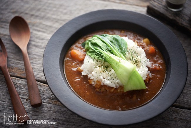 トマトカレーのチンゲン菜添え