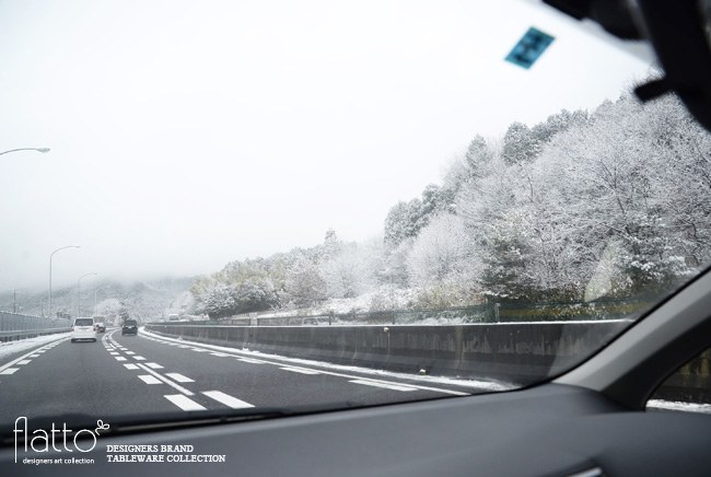 名神高速道路からの雪景色