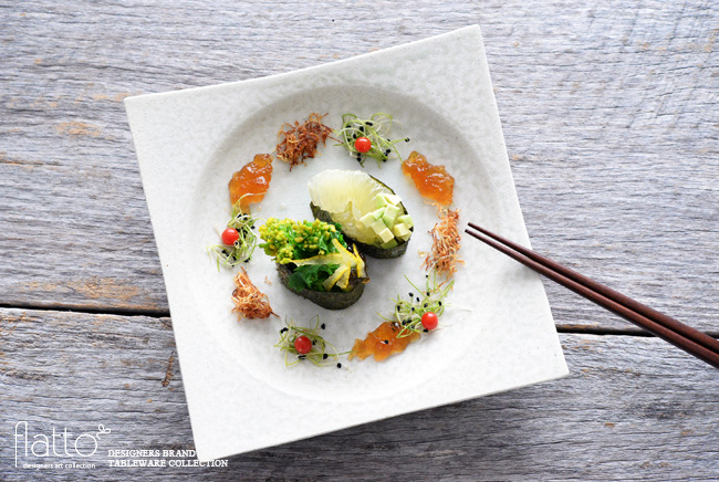 水野幸一さんの「粉引 角皿(大)」と創作軍艦