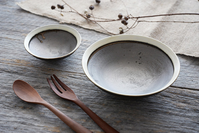 トキノハ shiro-kuro6寸鉢(縁白)