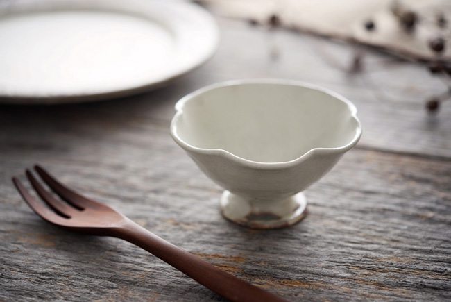 粉引 花びら高台小鉢ミニ