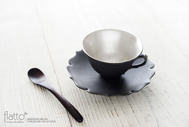 木下和美さんの黒釉銀彩デミタスカップ＆ソーサーver2