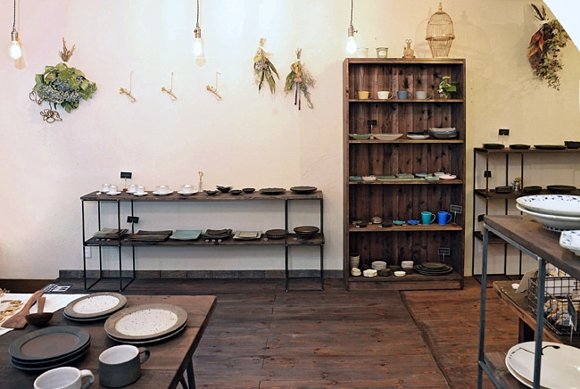 和食器セレクトショップflatto（フラット）の店内