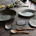 安福由美子さんのうつわを店舗にて販売しています