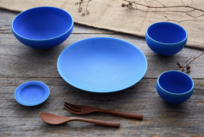 東一仁さんのブルーのうつわ