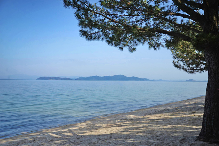 琵琶湖の近江舞子浜
