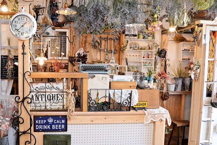 Little Cona（リトル コナ）の店内