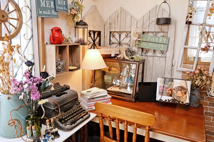 Little Cona（リトル コナ）さんの店内